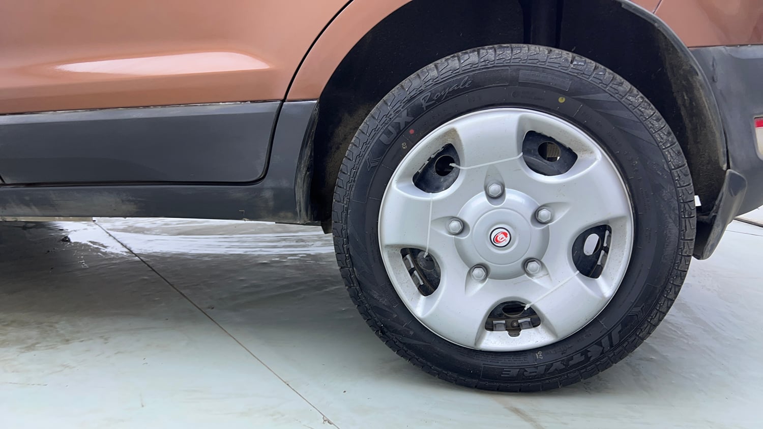 Used 2018 Ford EcoSport Trend + 1.5L Ti-VCT AT Petrol Automatic tyres LEFT REAR TYRE RIM VIEW