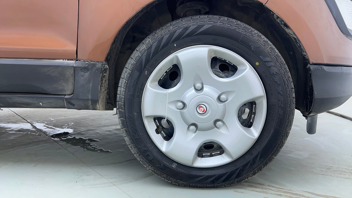 Used 2018 Ford EcoSport Trend + 1.5L Ti-VCT AT Petrol Automatic tyres RIGHT FRONT TYRE RIM VIEW