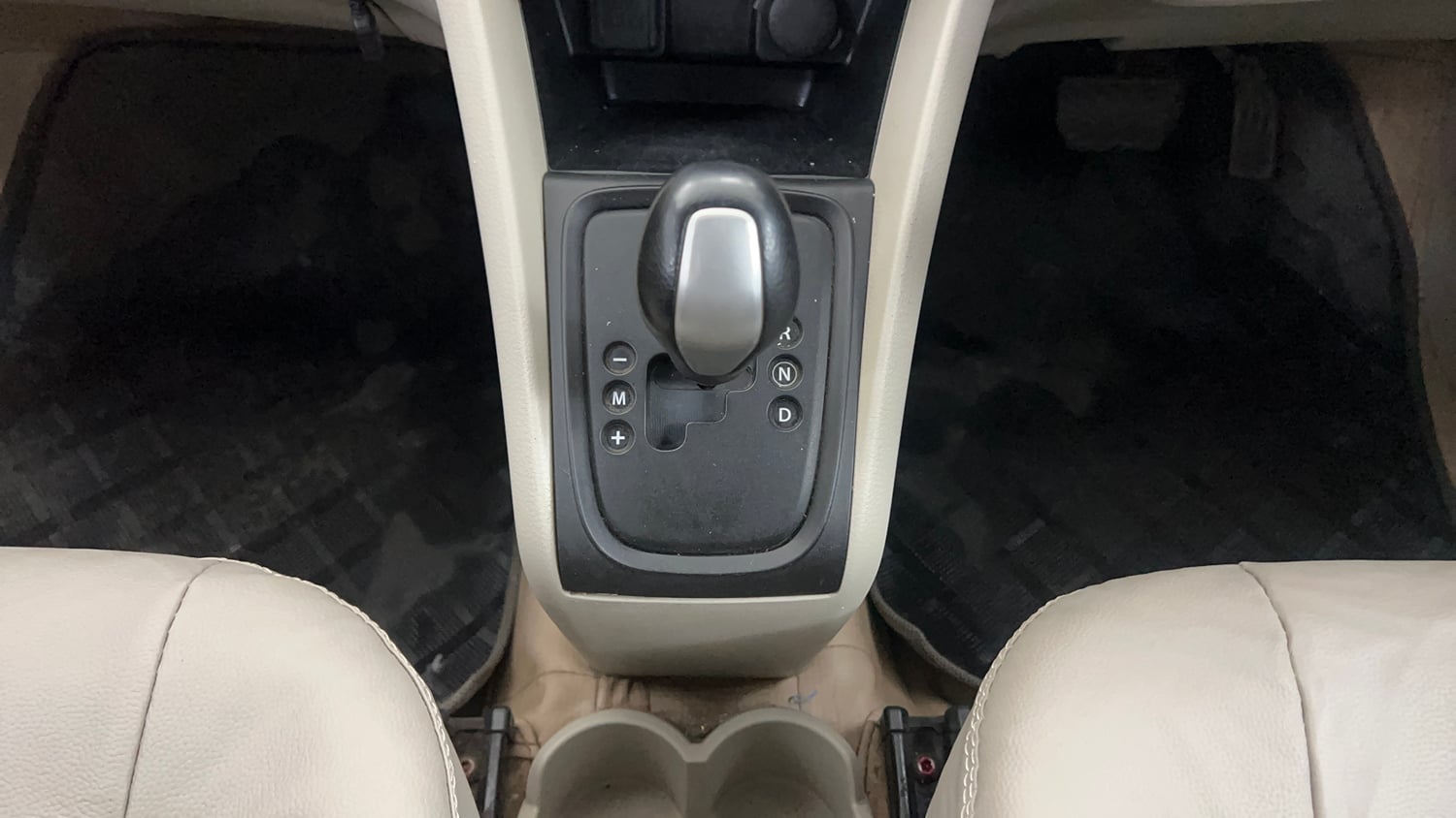 Used 2018 Maruti Suzuki Celerio ZXi AMT Petrol Automatic interior GEAR  KNOB VIEW