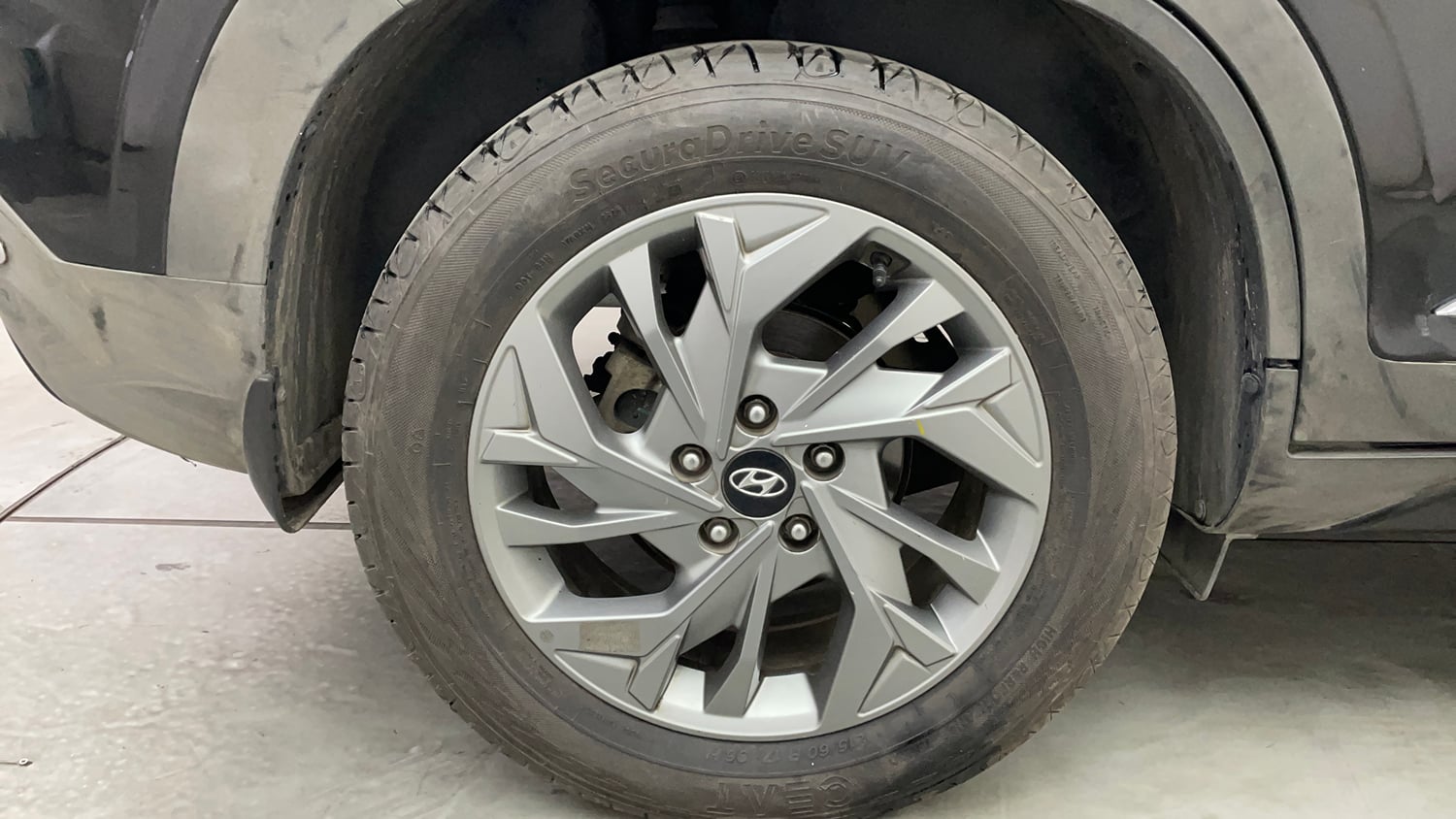 Used 2022 Hyundai Creta SX (O) 1.4 Turbo 7 DCT Petrol Automatic tyres RIGHT REAR TYRE RIM VIEW