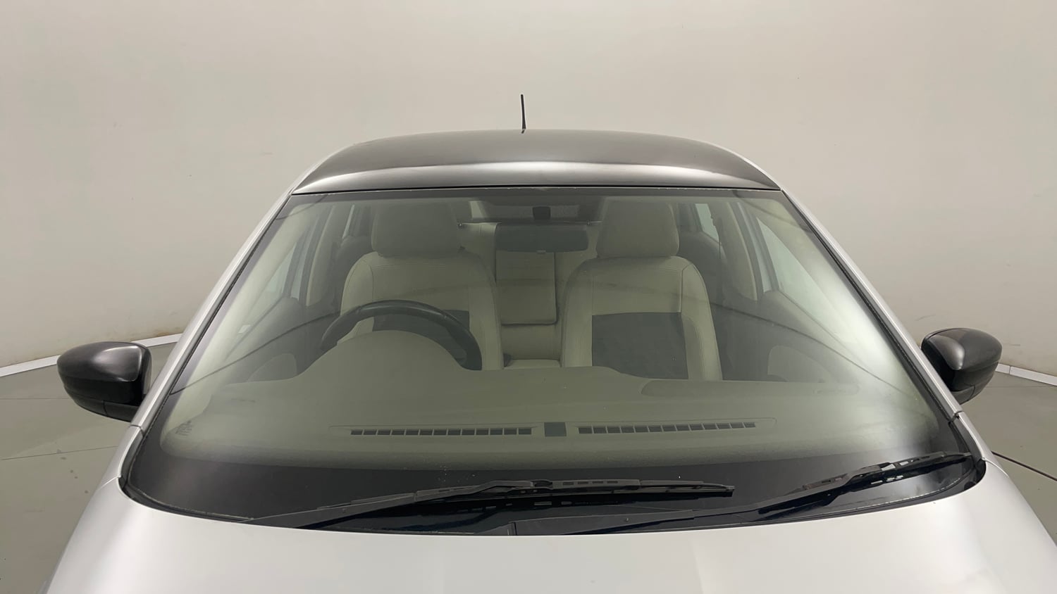 Used 2015 Skoda Rapid 1.6 MPI Elegance Petrol Manual exterior FRONT WINDSHIELD VIEW