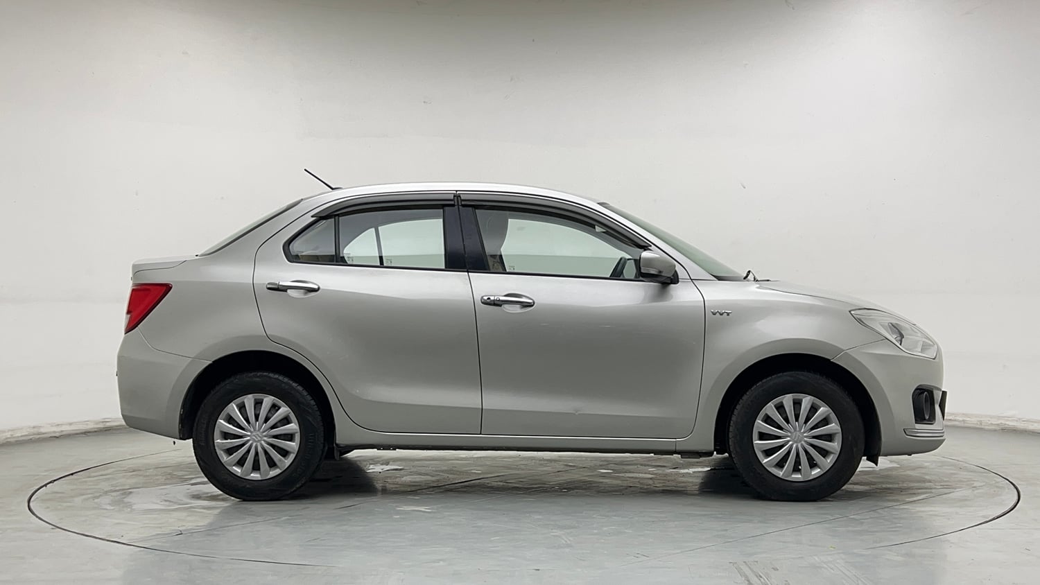 Used 2017 Maruti Suzuki Dzire VXi Petrol Manual exterior RIGHT SIDE VIEW