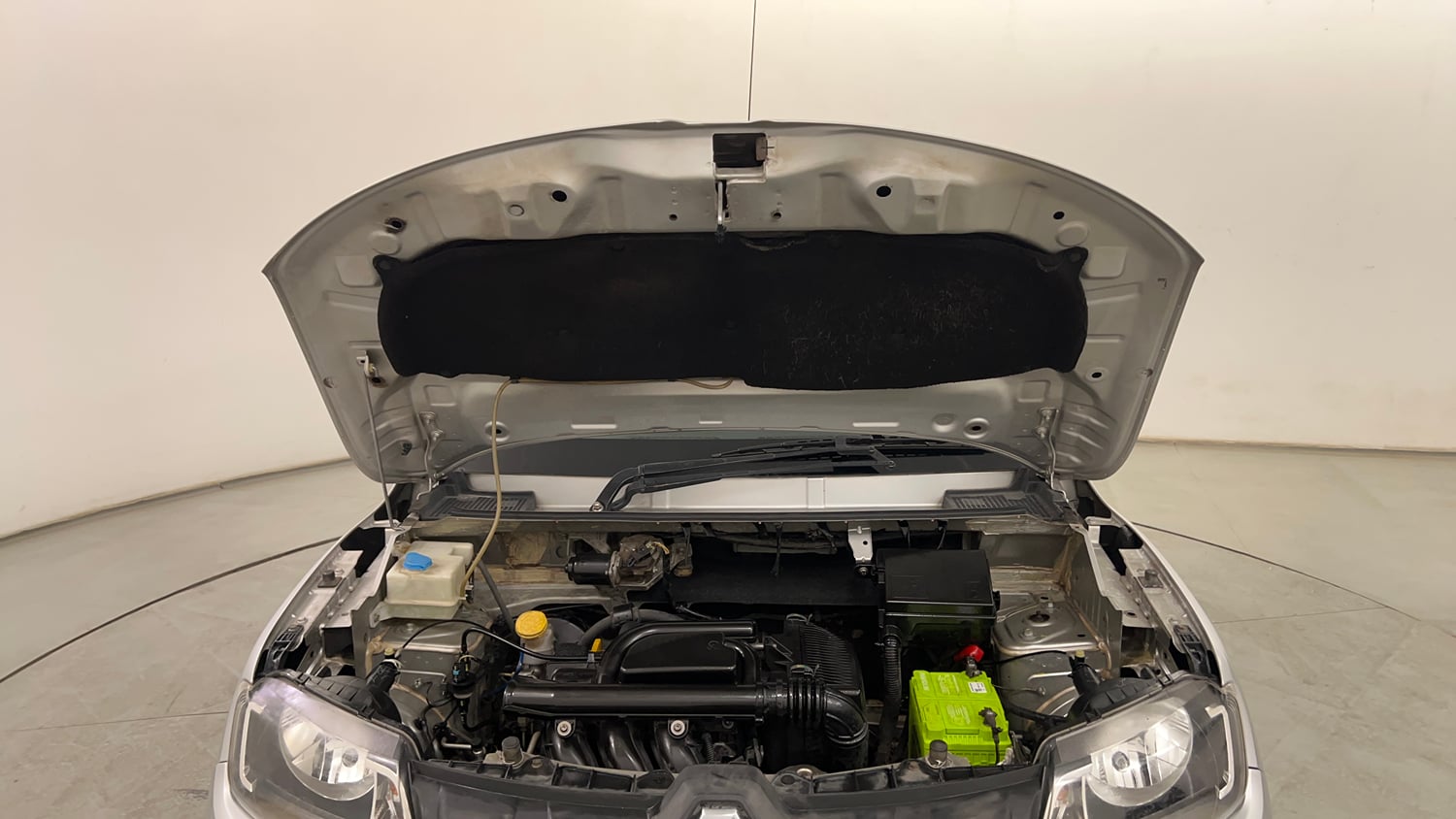 Used 2016 Renault Kwid RXT Petrol Manual engine ENGINE & BONNET OPEN FRONT VIEW