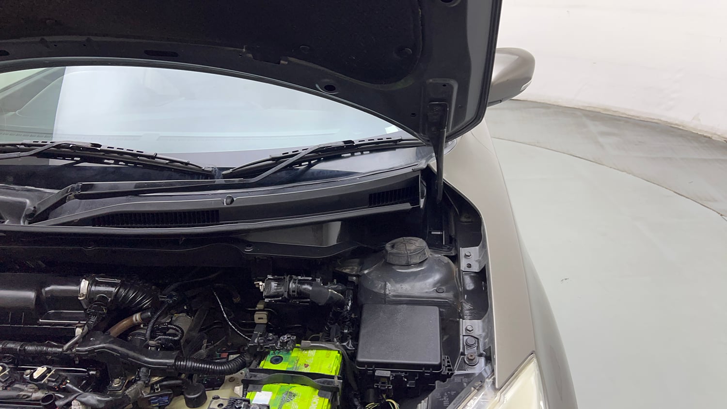 Used 2017 Maruti Suzuki Dzire VXi AMT Petrol Automatic engine ENGINE LEFT SIDE HINGE & APRON VIEW
