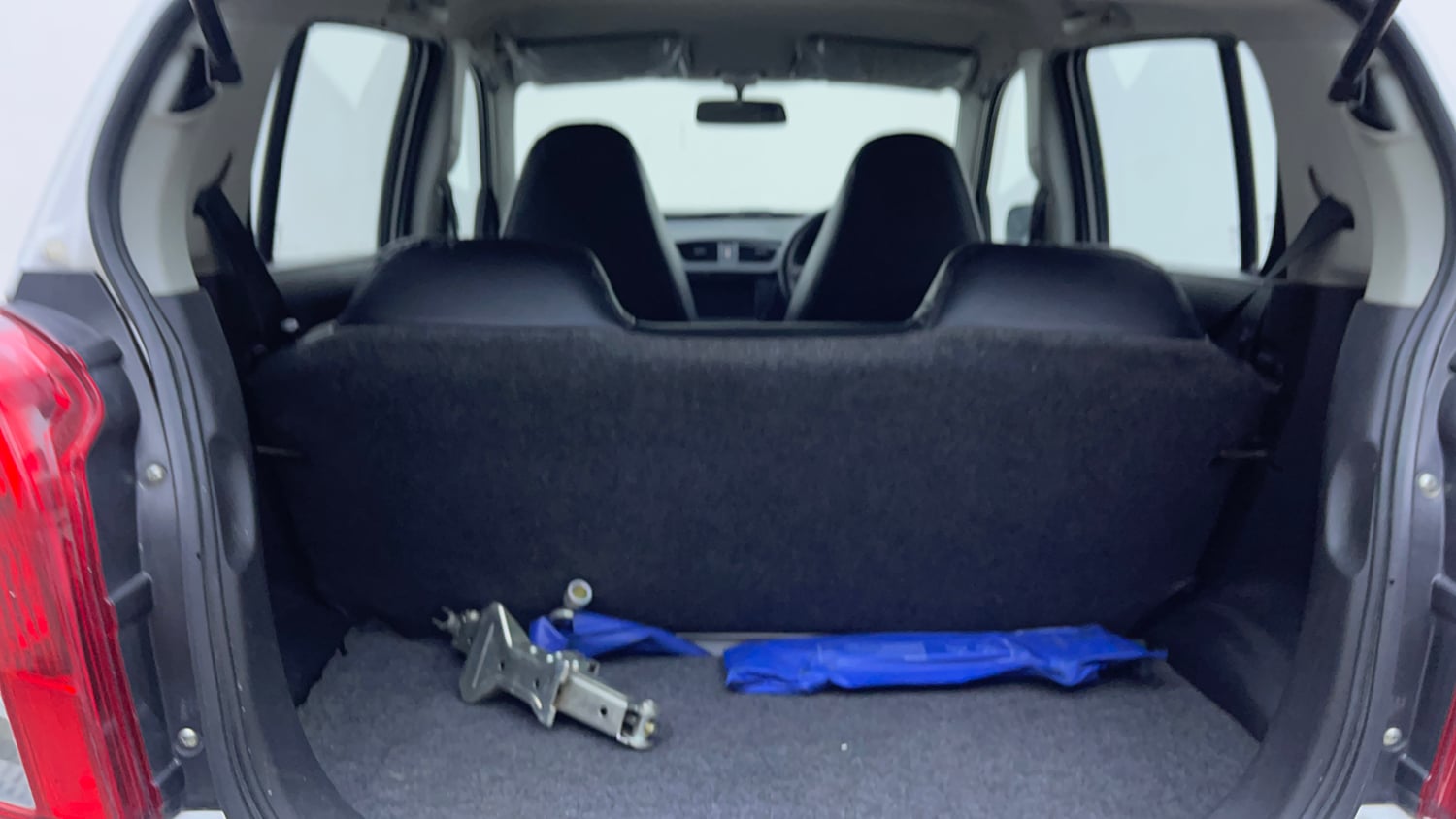 Used 2021 Maruti Suzuki Alto 800 LXi Petrol Manual interior DICKY INSIDE VIEW