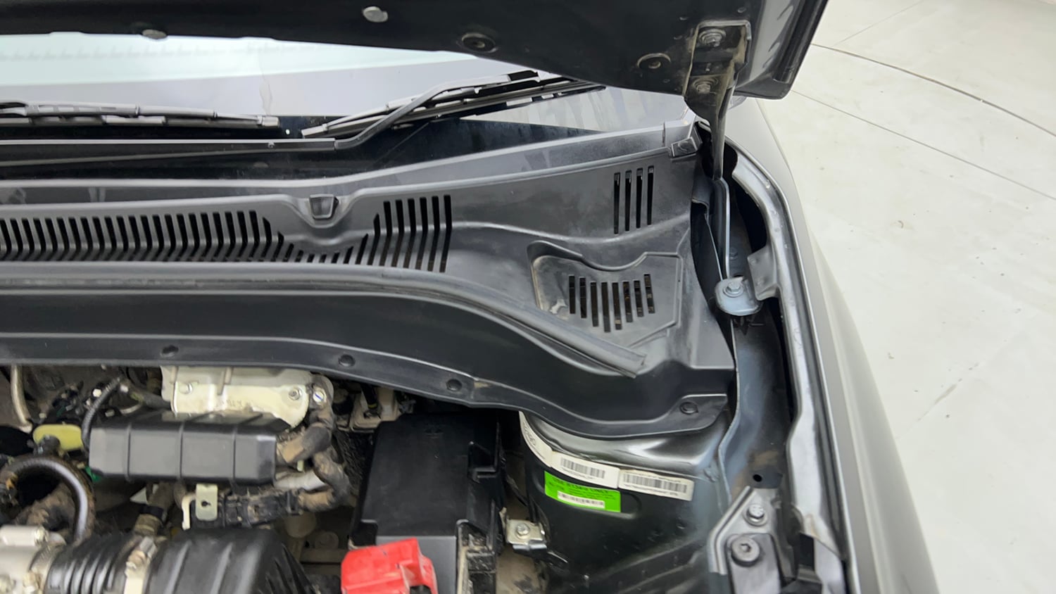 Used 2023 Tata Punch Adventure MT Petrol Manual engine ENGINE LEFT SIDE HINGE & APRON VIEW