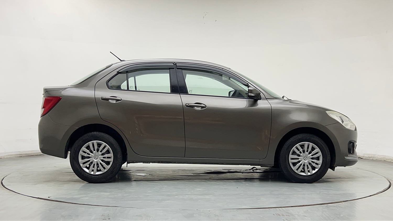 Used 2017 Maruti Suzuki Dzire VXi AMT Petrol Automatic exterior RIGHT SIDE VIEW