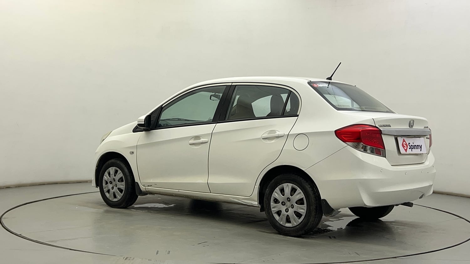 Used 2016 Honda Amaze 1.2 S i-VTEC Petrol Manual exterior LEFT REAR CORNER VIEW