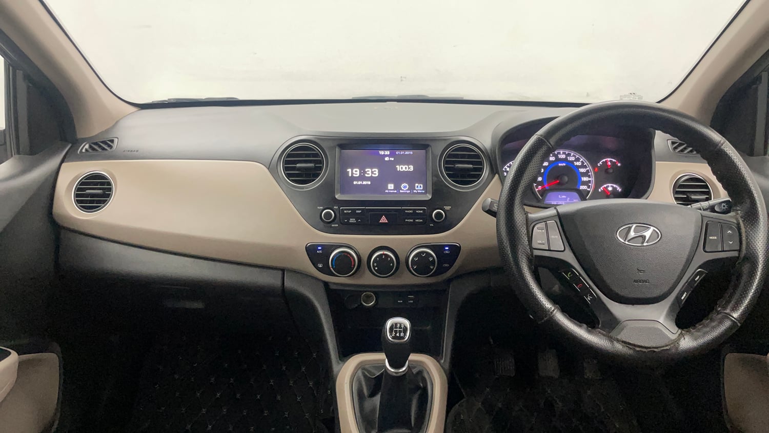 Used 2017 Hyundai Grand i10 Sportz (O) 1.2 Kappa VTVT Petrol Manual interior DASHBOARD VIEW