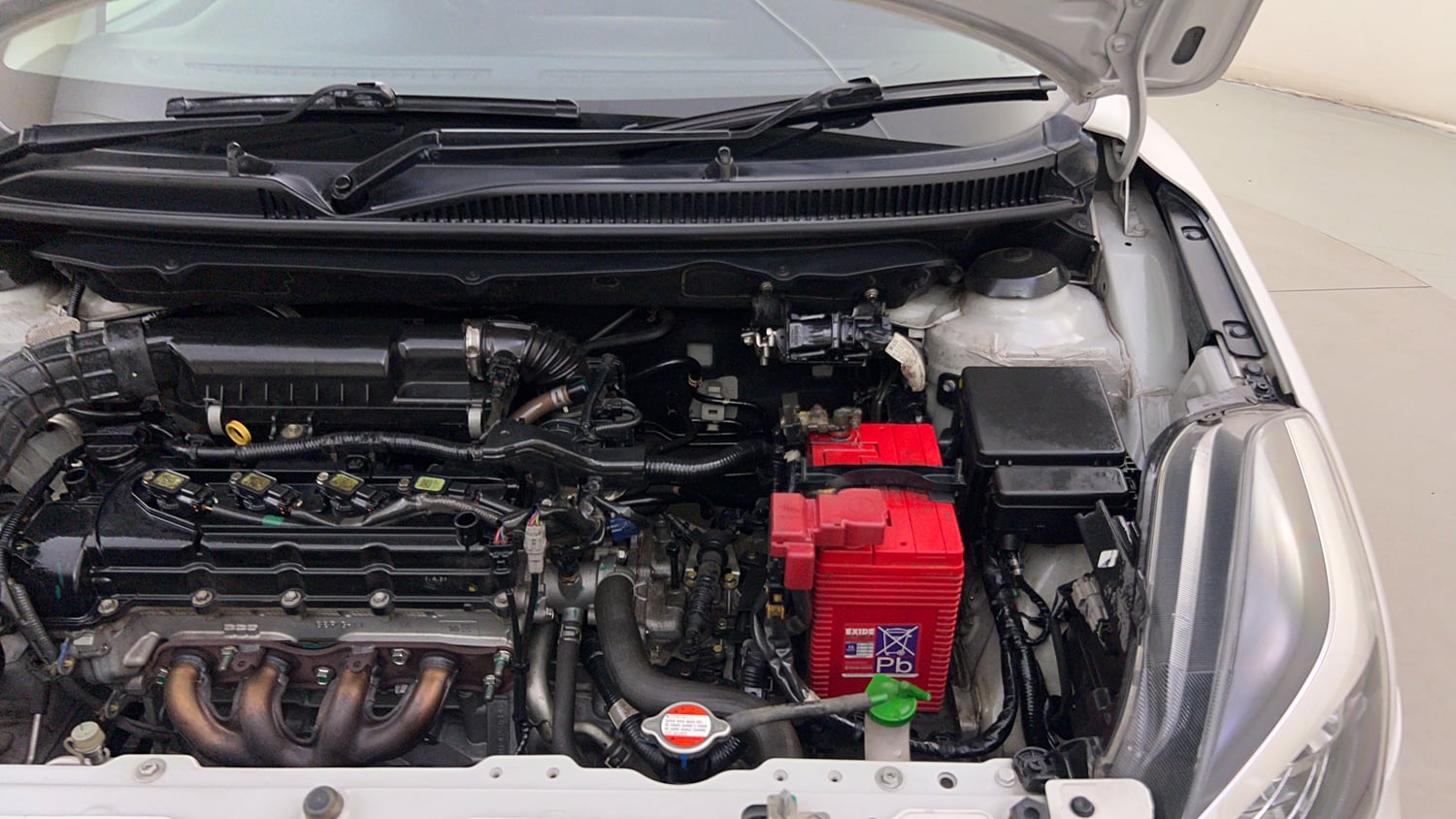 Used 2021 Toyota Glanza V CVT Petrol Automatic engine ENGINE LEFT SIDE HINGE & APRON VIEW