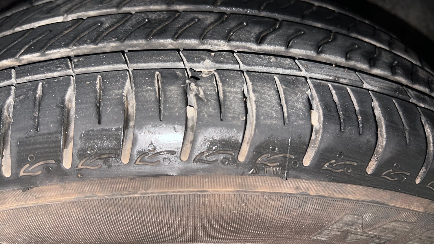 Used 2025 Hyundai Grand i10 Nios Sportz (O) 1.2 Kappa VTVT Petrol Manual tyres RIGHT FRONT TYRE TREAD VIEW