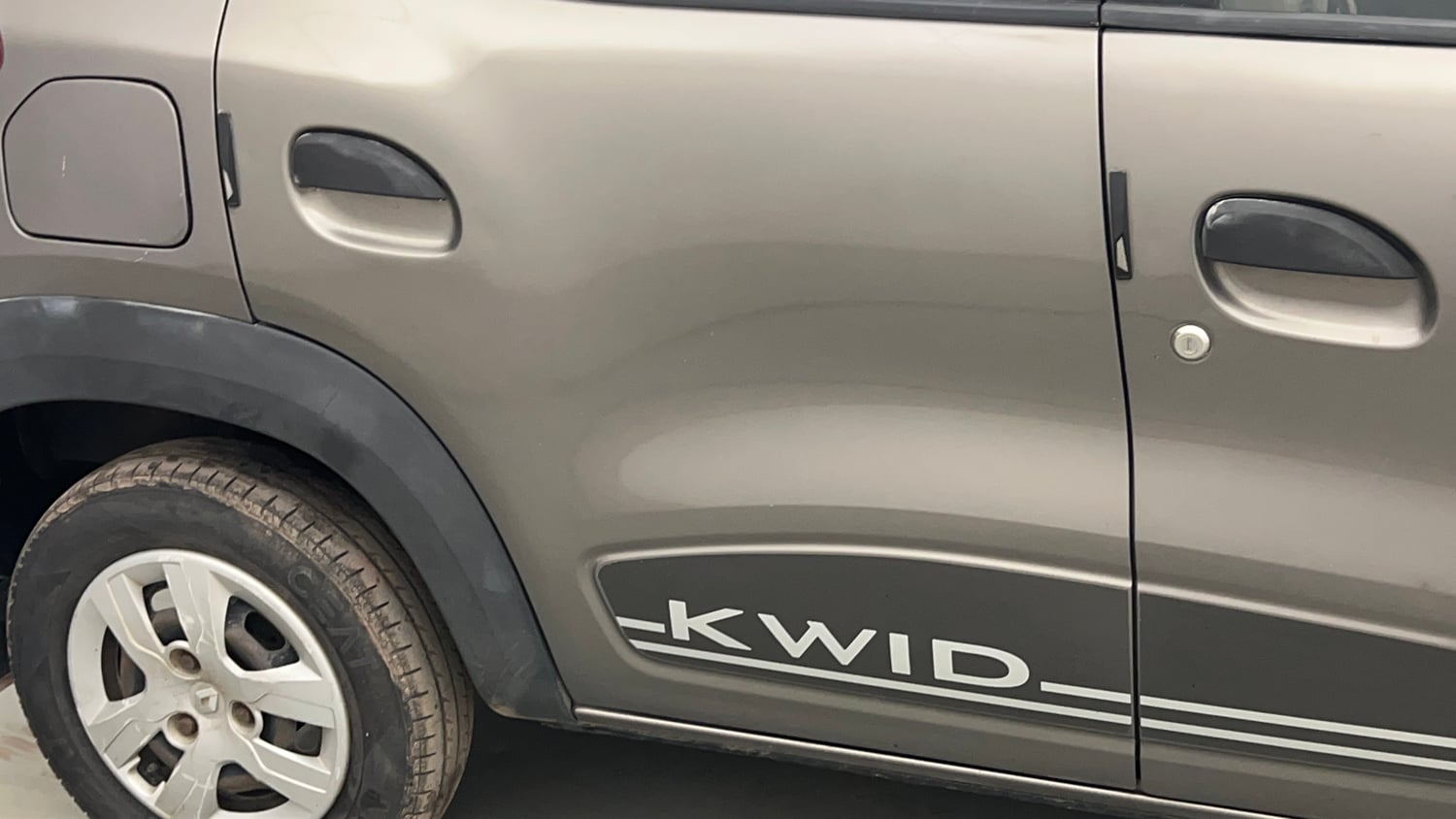 Used 2018 Renault Kwid RXT (O) 1.0 SCE Edition Petrol Manual dents MINOR SCRATCH
