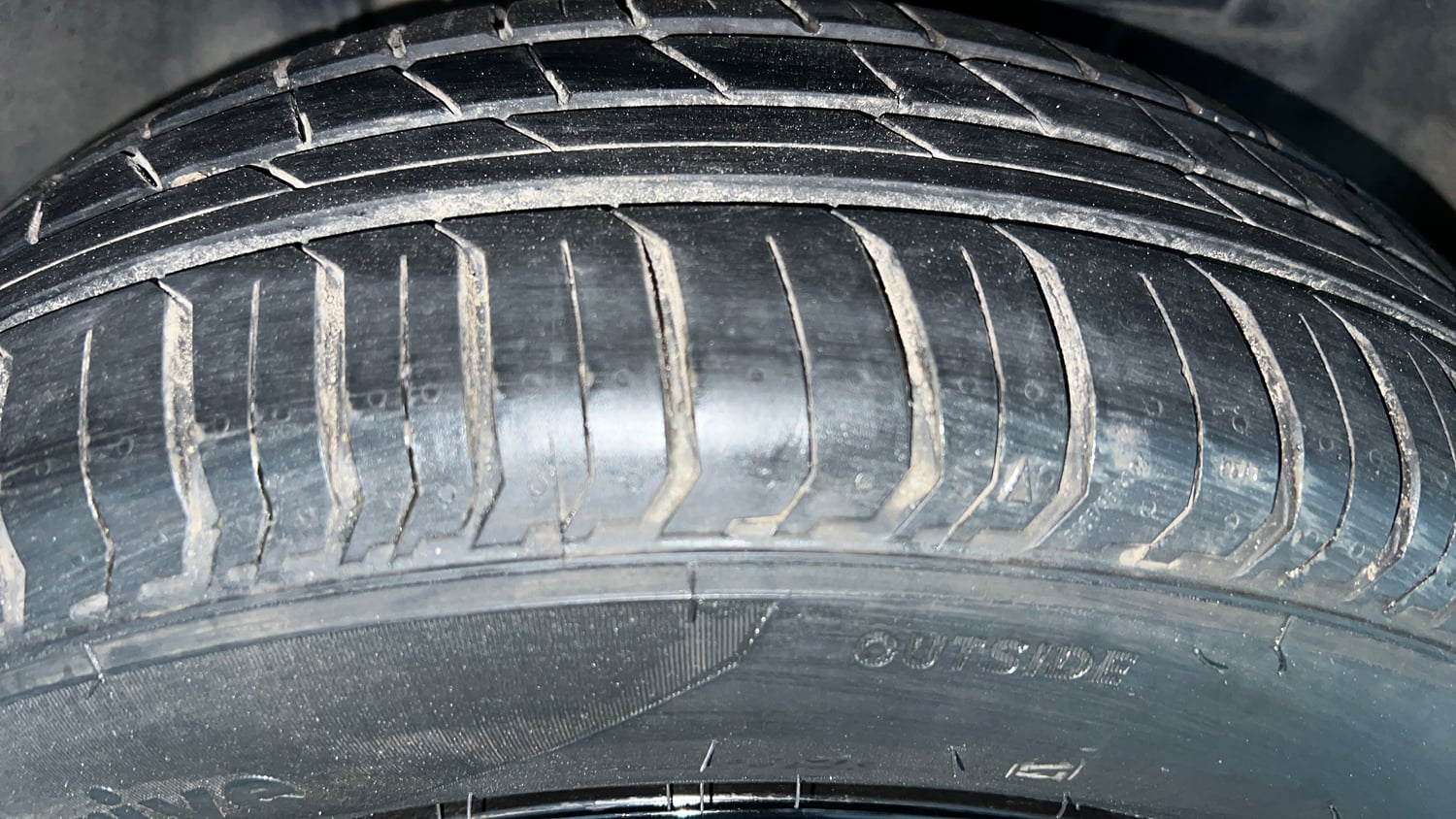 Used 2023 Tata Punch Adventure MT Petrol Manual tyres RIGHT FRONT TYRE TREAD VIEW