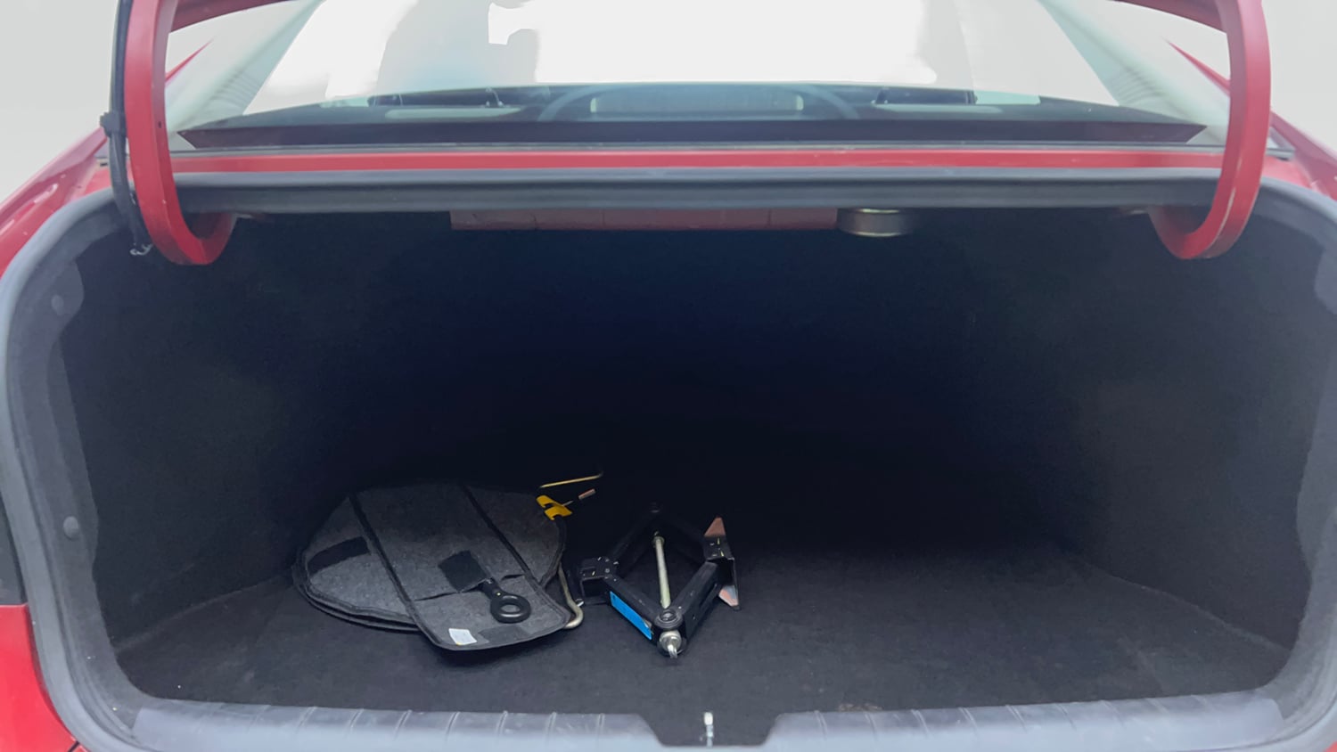 Used 2023 Hyundai Verna SX (O) 1.5 Turbo Petrol DCT Petrol Automatic interior DICKY INSIDE VIEW