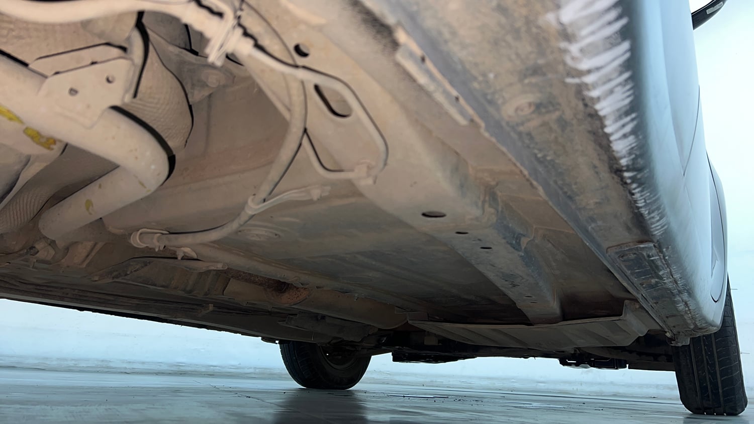 Used 2022 Maruti Suzuki Swift VXi Petrol Manual extra REAR RIGHT UNDERBODY VIEW