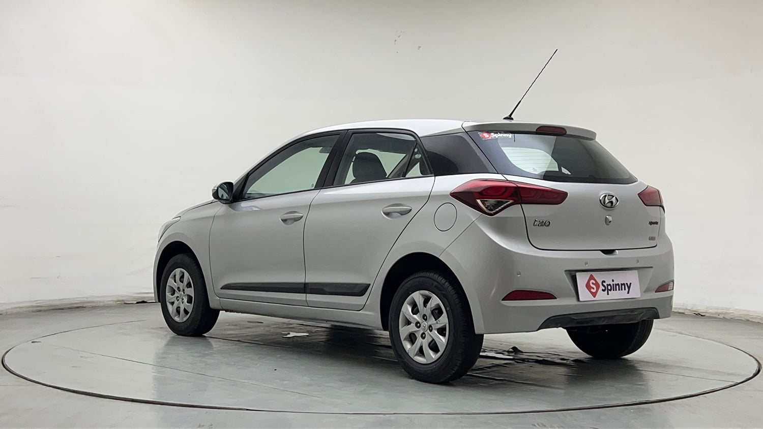 Used 2016 Hyundai Elite i20 Sportz 1.2 Petrol Manual exterior LEFT REAR CORNER VIEW