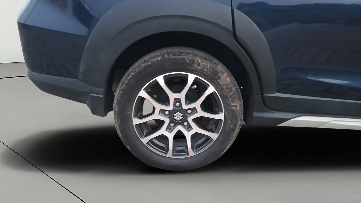 Used 2024 Maruti Suzuki XL6 Zeta MT Petrol Petrol Manual tyres RIGHT REAR TYRE RIM VIEW