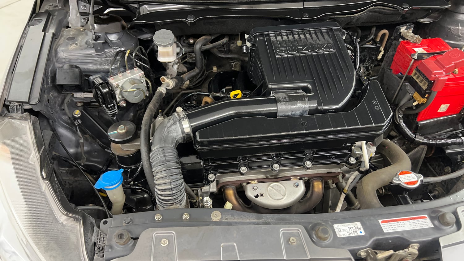 Used 2016 Maruti Suzuki Ciaz VXi+ Petrol Manual engine ENGINE RIGHT SIDE VIEW