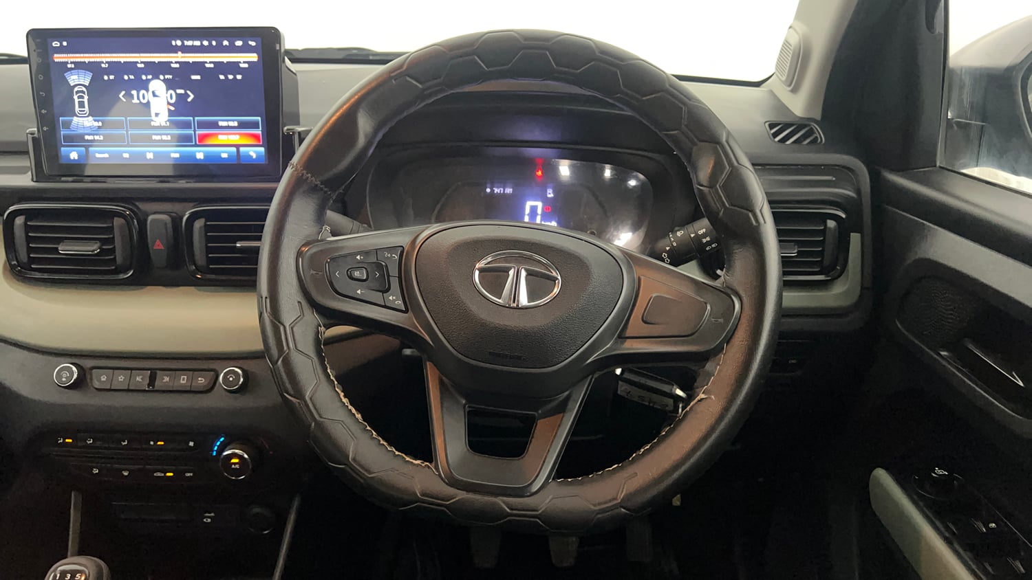 Used 2023 Tata Punch Adventure iCNG Cng Manual interior STEERING VIEW
