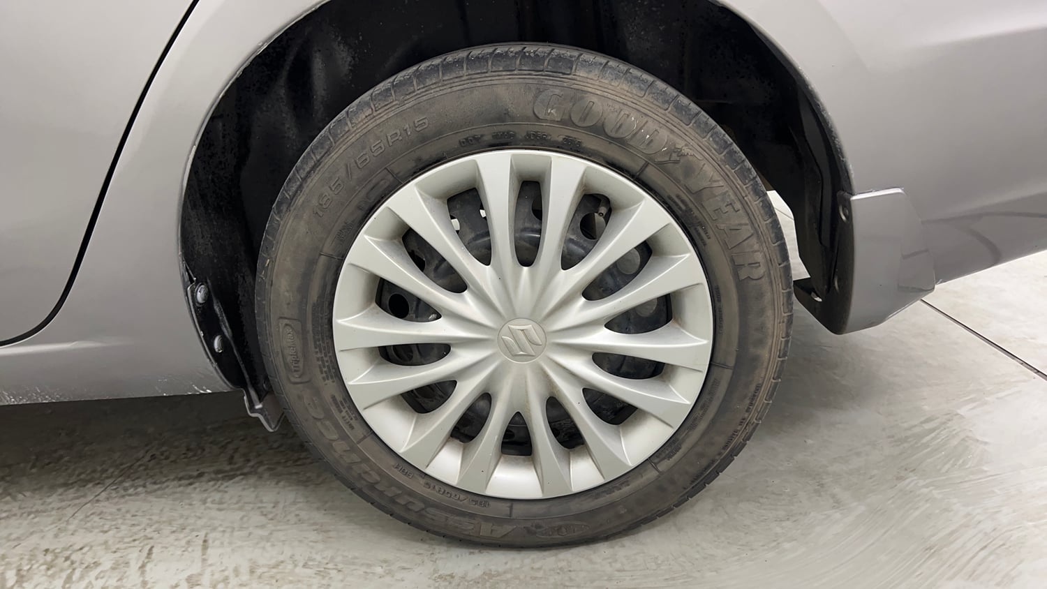 Used 2016 Maruti Suzuki Ciaz VXi+ Petrol Manual tyres LEFT REAR TYRE RIM VIEW