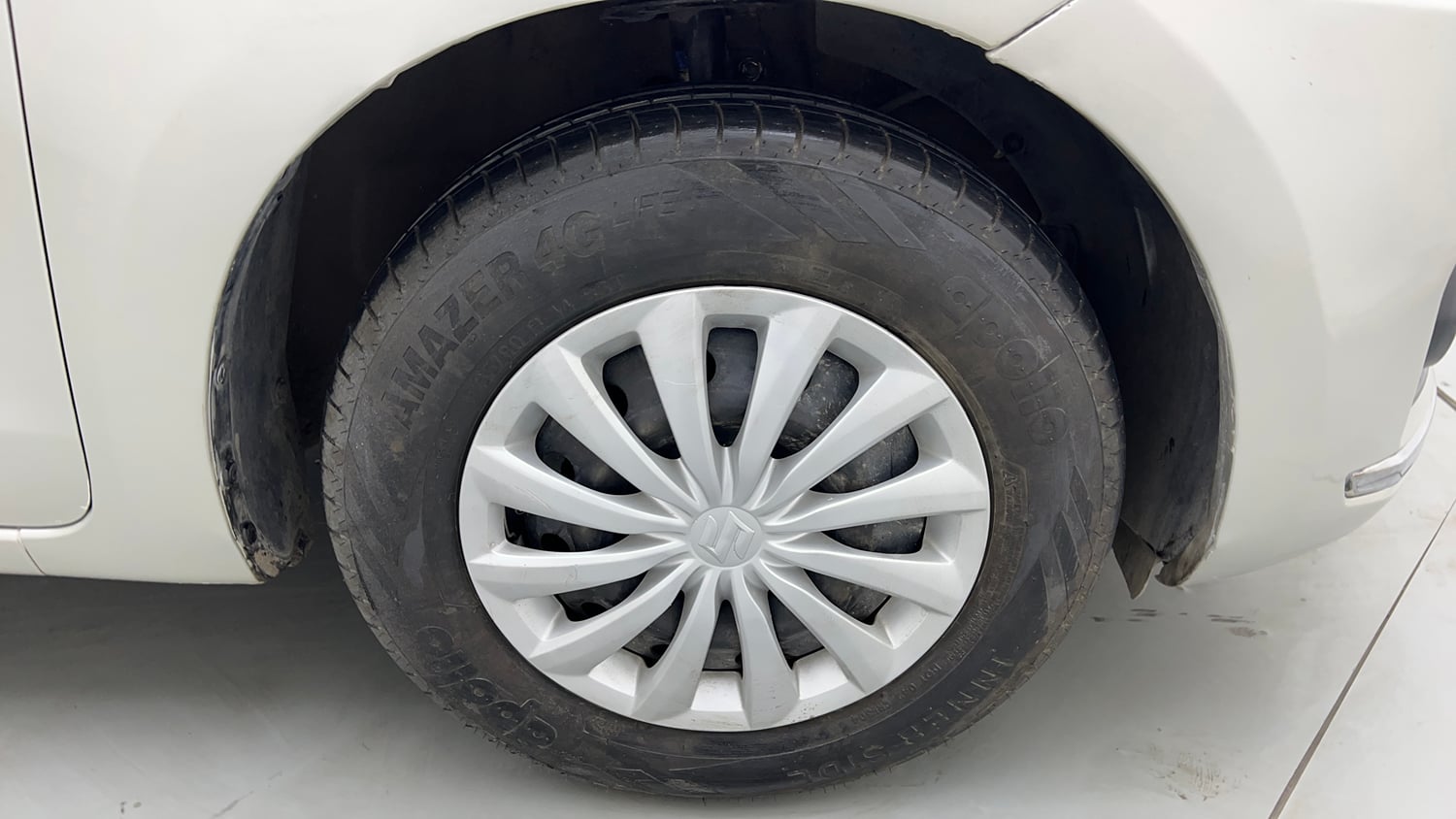 Used 2017 Maruti Suzuki Dzire VXi Petrol Manual tyres RIGHT FRONT TYRE RIM VIEW
