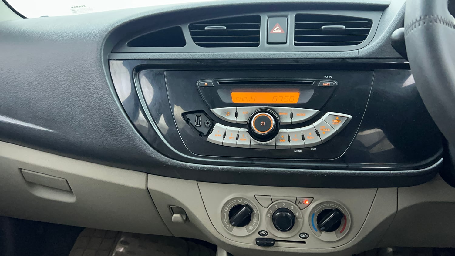 Used 2015 Maruti Suzuki Alto K10 VXi Petrol Manual interior MUSIC SYSTEM & AC CONTROL VIEW