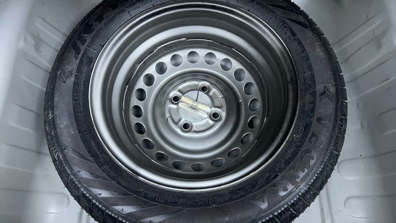 Used 2018 Honda Amaze 1.2 E MT Petrol Petrol Manual tyres SPARE TYRE VIEW