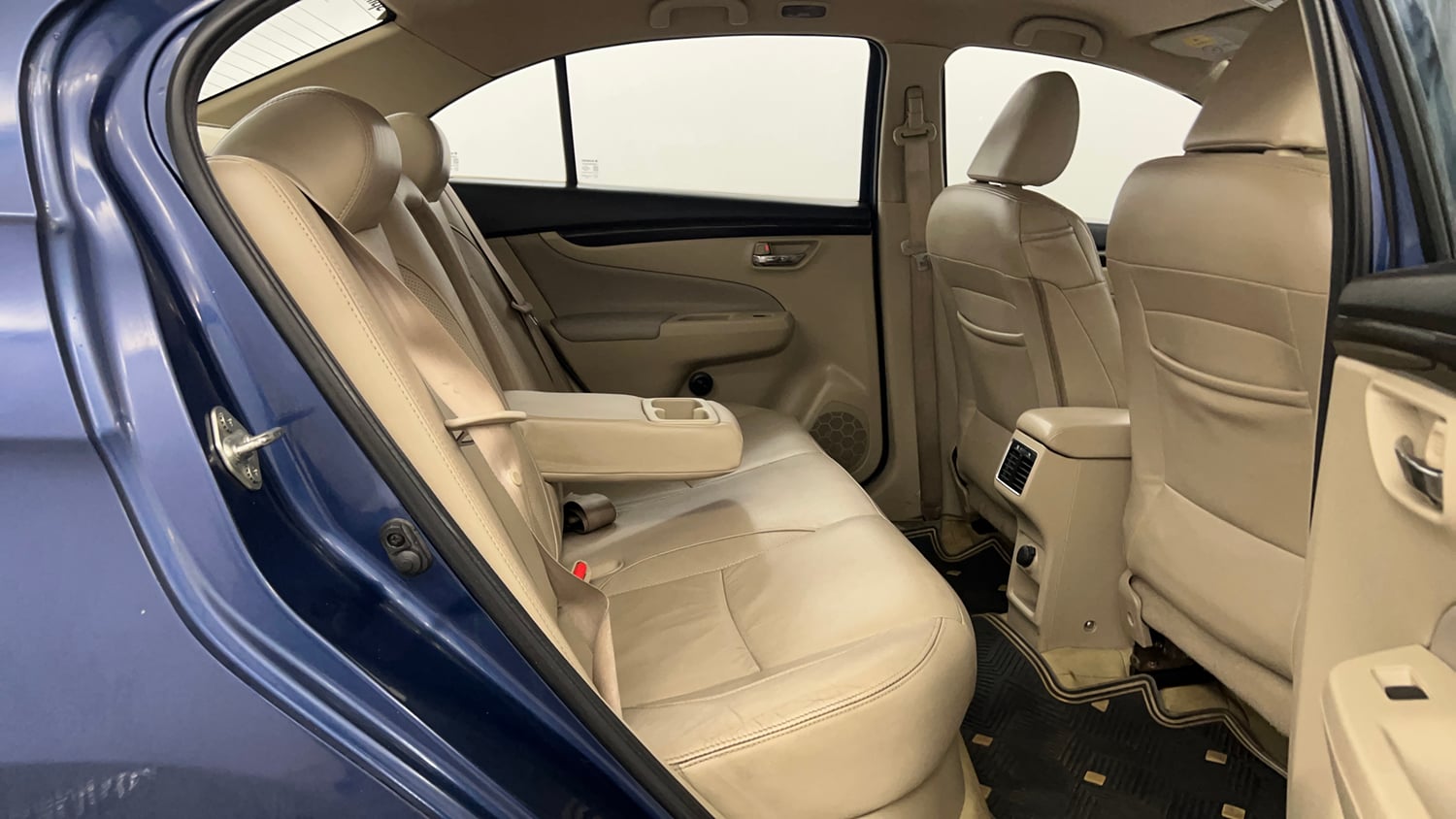 Used 2017 Maruti Suzuki Ciaz Alpha 1.4 AT Petrol Automatic interior RIGHT SIDE REAR DOOR CABIN VIEW