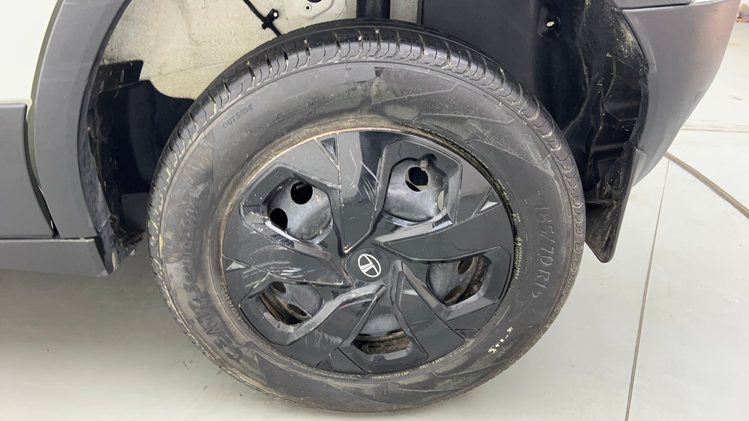 Used 2024 Tata Punch Adventure AMT Petrol Automatic tyres LEFT REAR TYRE RIM VIEW