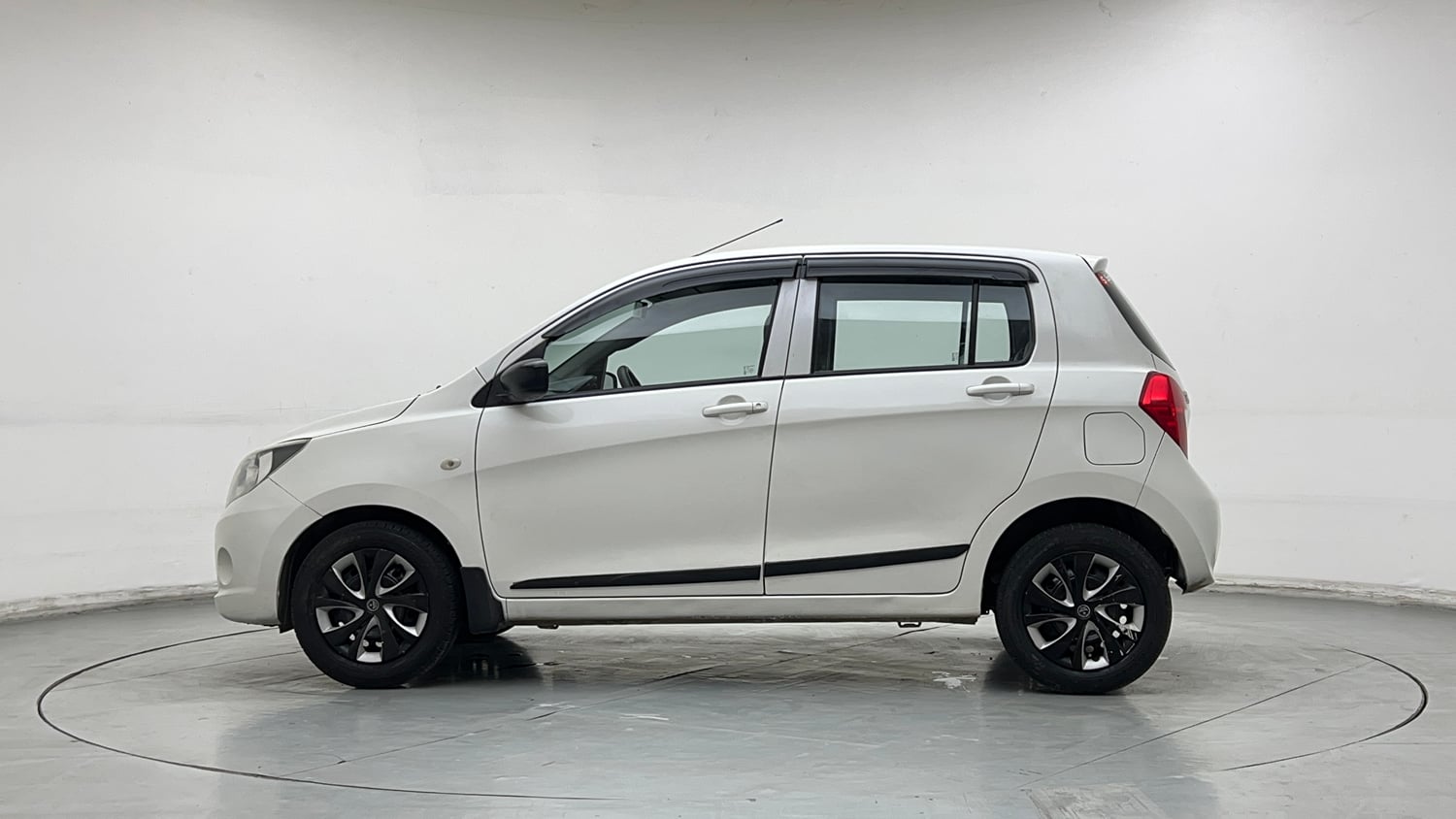 Used 2014 Maruti Suzuki Celerio VXi Petrol Manual exterior LEFT SIDE VIEW