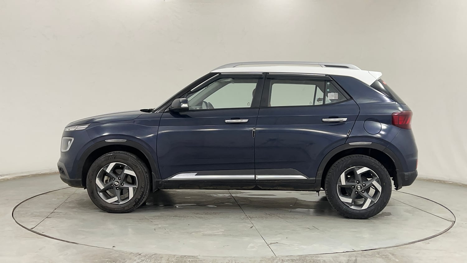 Used 2021 Hyundai Venue SX Plus 1.0 Turbo DCT Petrol Automatic exterior LEFT SIDE VIEW