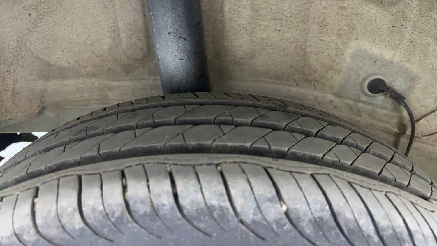 Used 2018 Toyota Etios Liva VXD Diesel Manual tyres RIGHT REAR TYRE TREAD VIEW