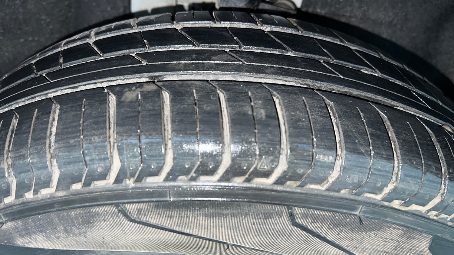 Used 2024 Tata Punch Adventure AMT Petrol Automatic tyres RIGHT FRONT TYRE TREAD VIEW