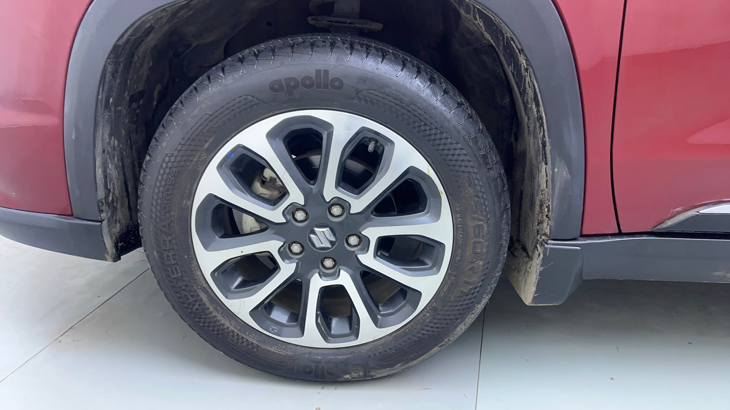 Used 2023 Maruti Suzuki Grand Vitara Alpha Dual Tone Smart Hybrid Petrol Manual tyres LEFT FRONT TYRE RIM VIEW