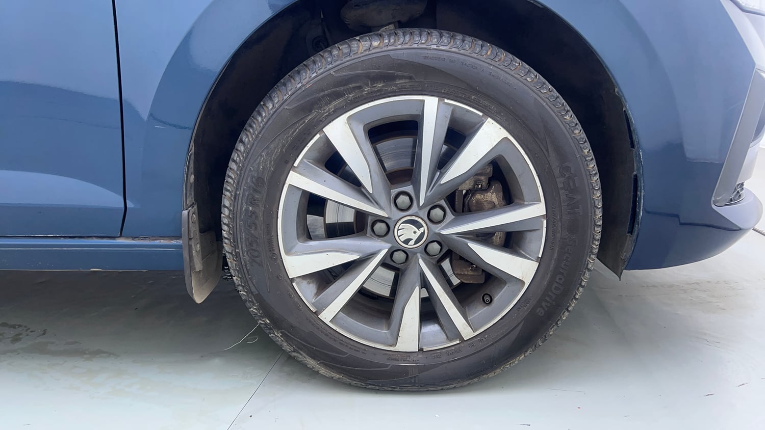 Used 2024 Skoda Slavia Style 1.5L TSI DSG Petrol Automatic tyres RIGHT FRONT TYRE RIM VIEW