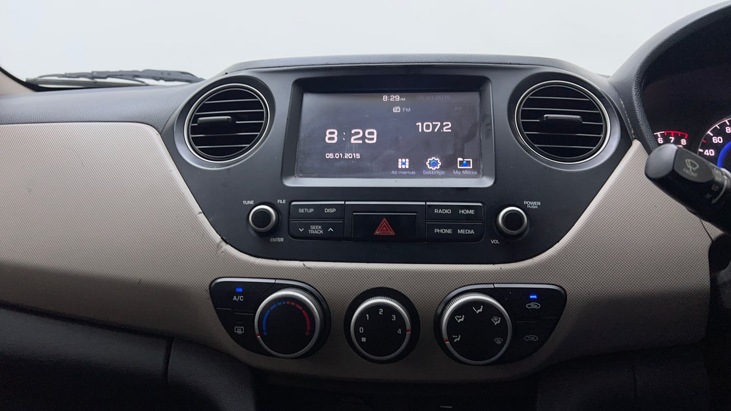 Used 2017 Hyundai Grand i10 Sportz (O) 1.2 Kappa VTVT Petrol Manual top_features Touch screen infotainment system
