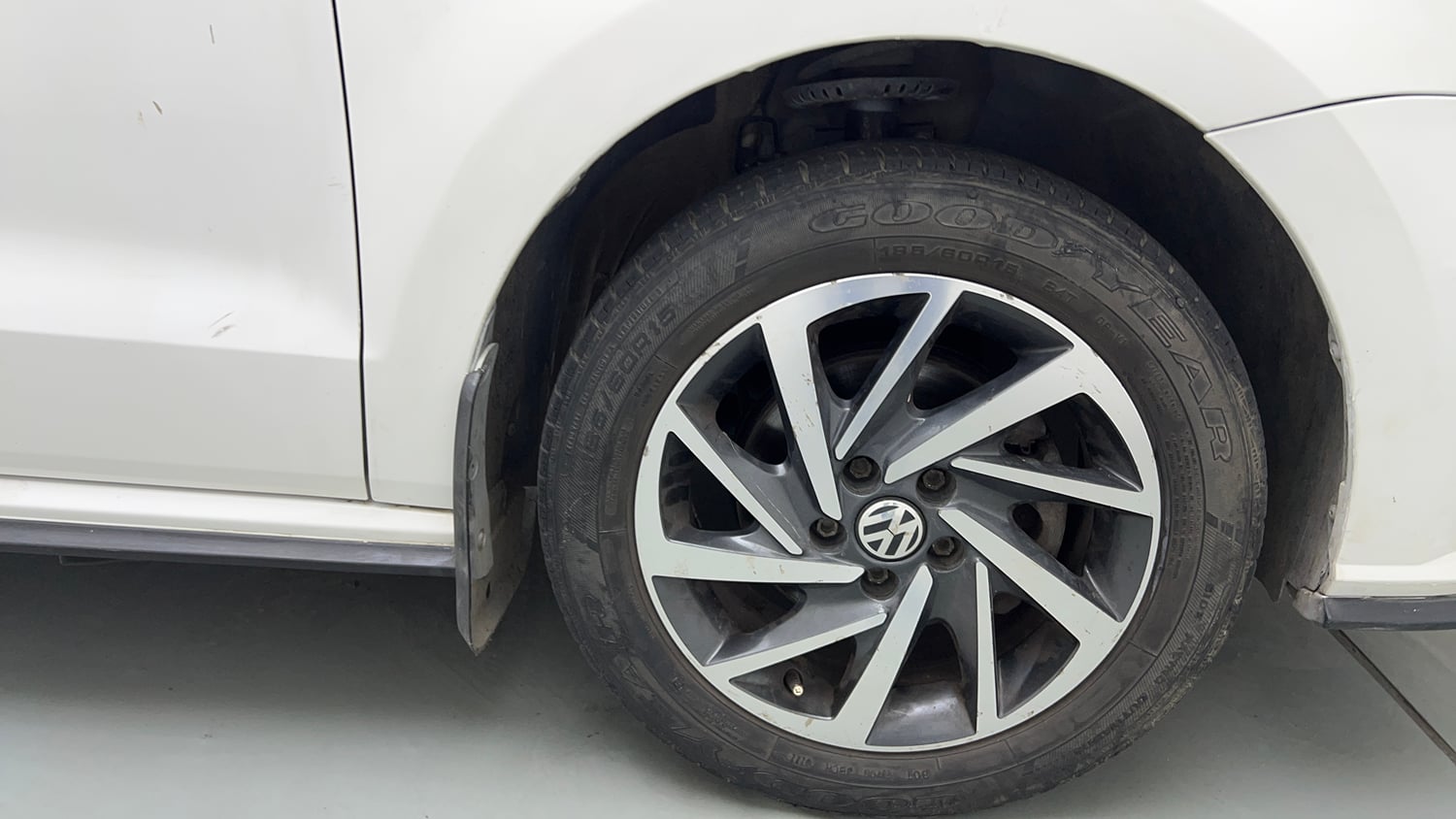 Used 2022 Volkswagen Polo Comfortline 1.0L MPI Petrol Manual tyres RIGHT FRONT TYRE RIM VIEW