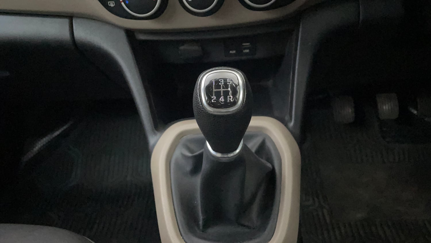 Used 2016 Hyundai Grand i10 Asta 1.2 Kappa VTVT Petrol Manual interior GEAR  KNOB VIEW
