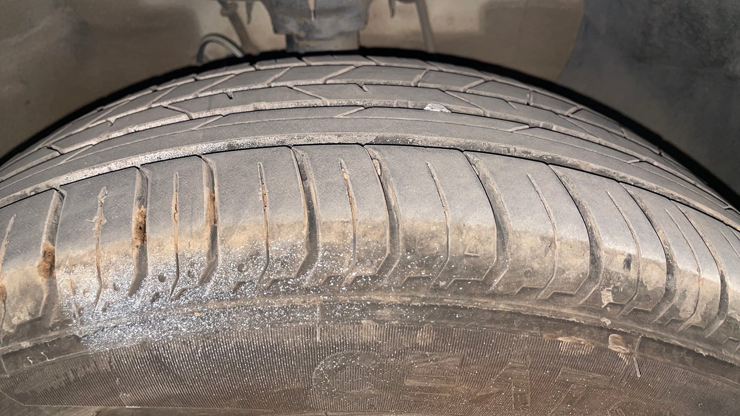 Used 2016 Hyundai Elite i20 Asta 1.2 (O) Petrol Manual tyres RIGHT FRONT TYRE TREAD VIEW