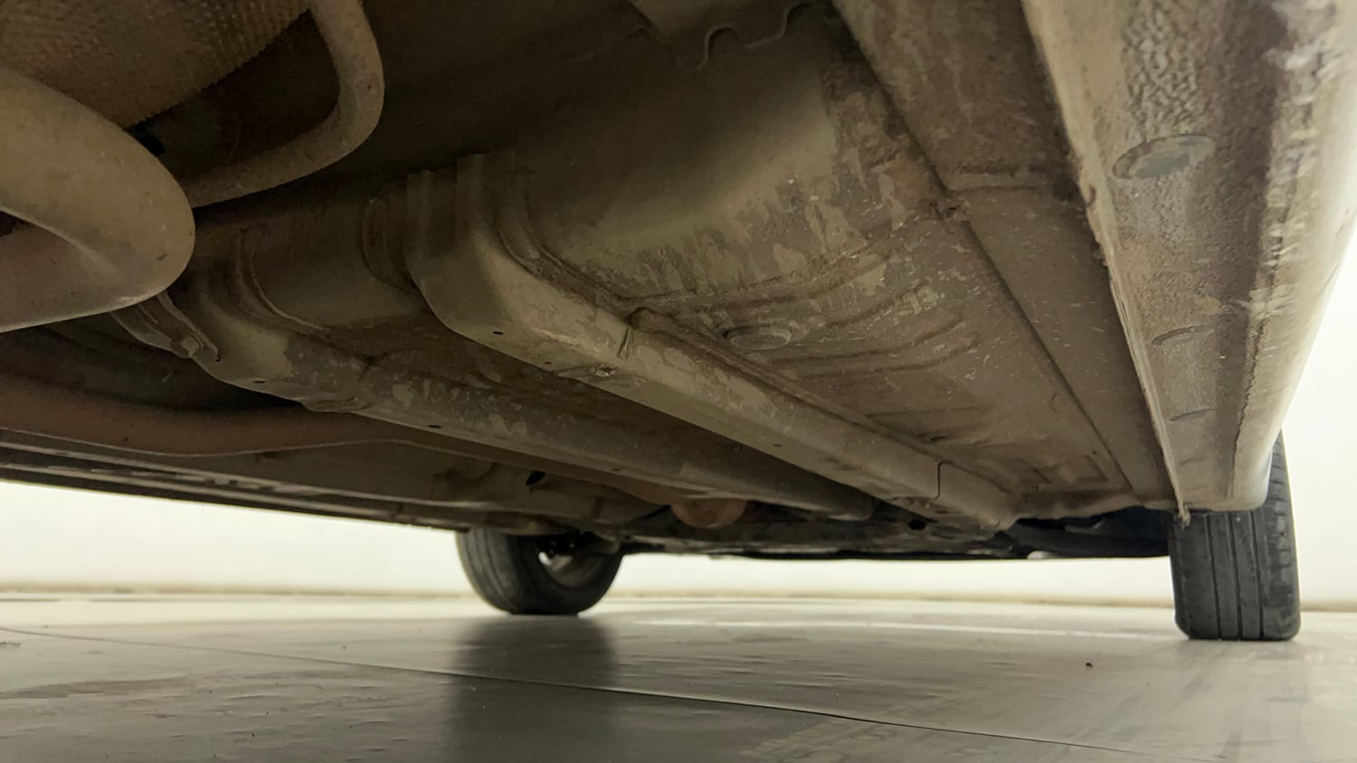 Used 2020 Hyundai Elite i20 Sportz Plus 1.2 Petrol Manual extra REAR RIGHT UNDERBODY VIEW