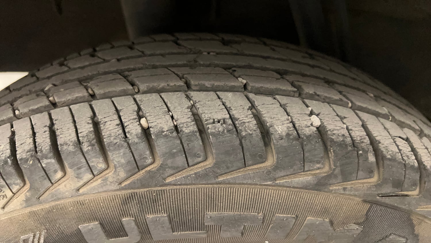 Used 2016 Renault Kwid RXT Petrol Manual tyres RIGHT REAR TYRE TREAD VIEW