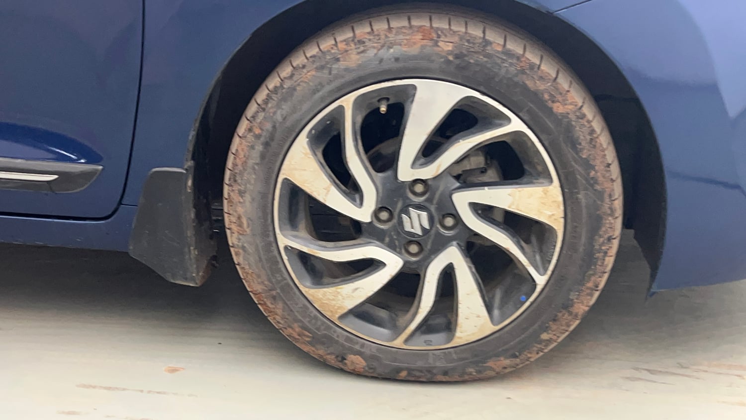Used 2019 Maruti Suzuki Baleno Zeta 1.2 Petrol Manual tyres RIGHT FRONT TYRE RIM VIEW