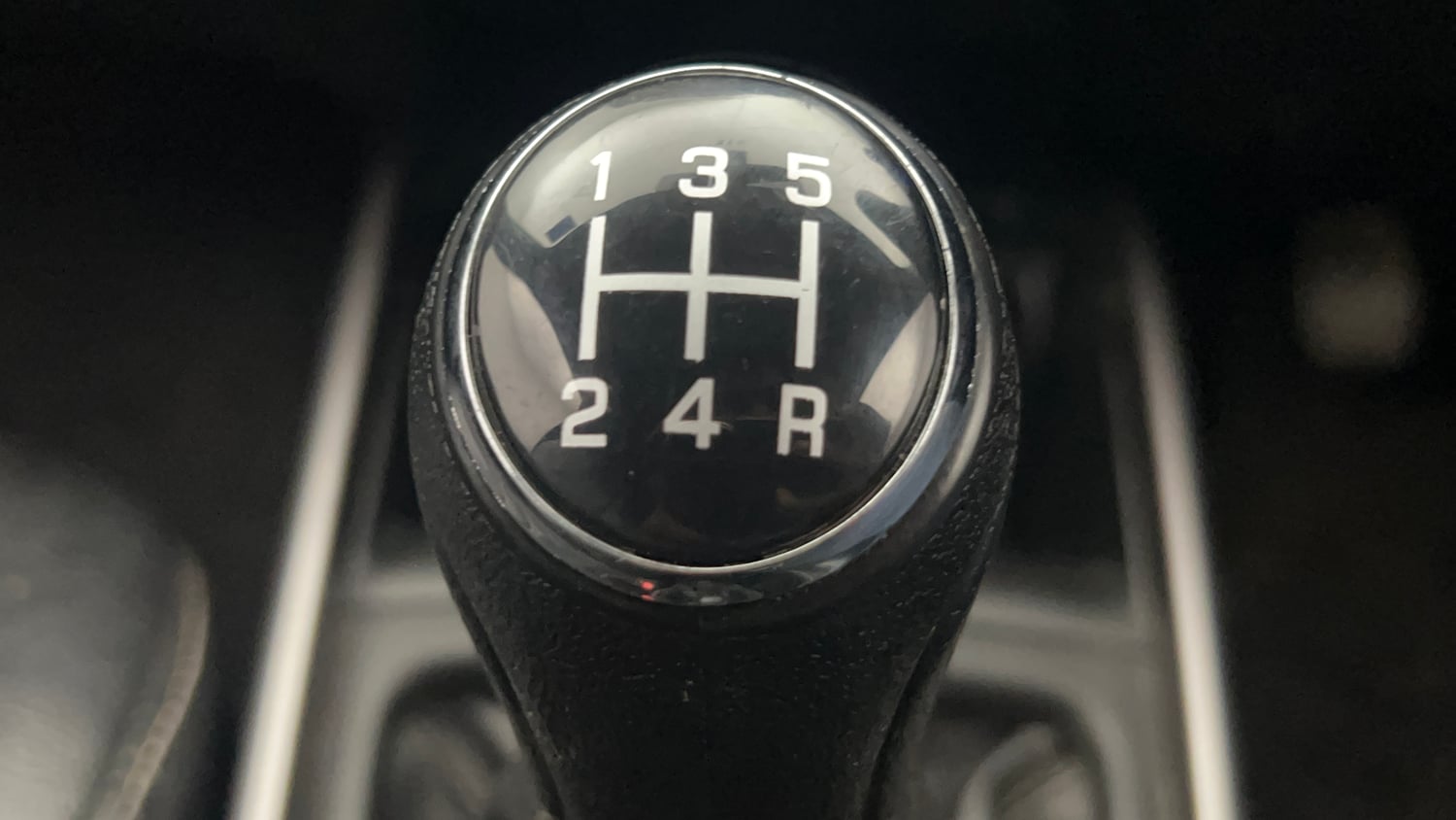 Used 2019 Maruti Suzuki Baleno Zeta 1.2 Petrol Manual interior GEAR  KNOB VIEW