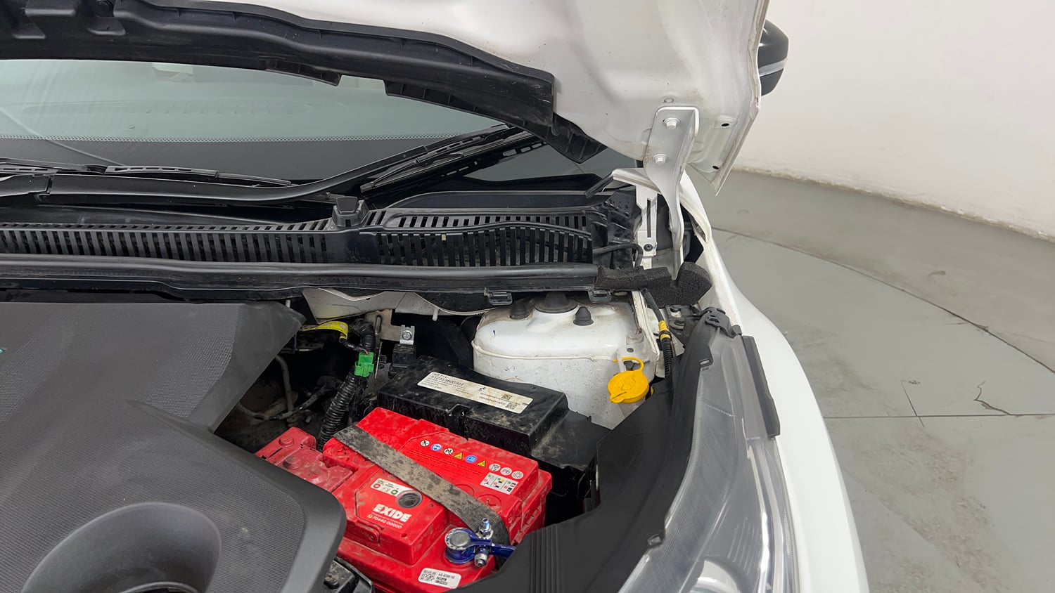 Used 2022 Tata Nexon EV XZ Plus Electric Automatic engine ENGINE LEFT SIDE HINGE & APRON VIEW
