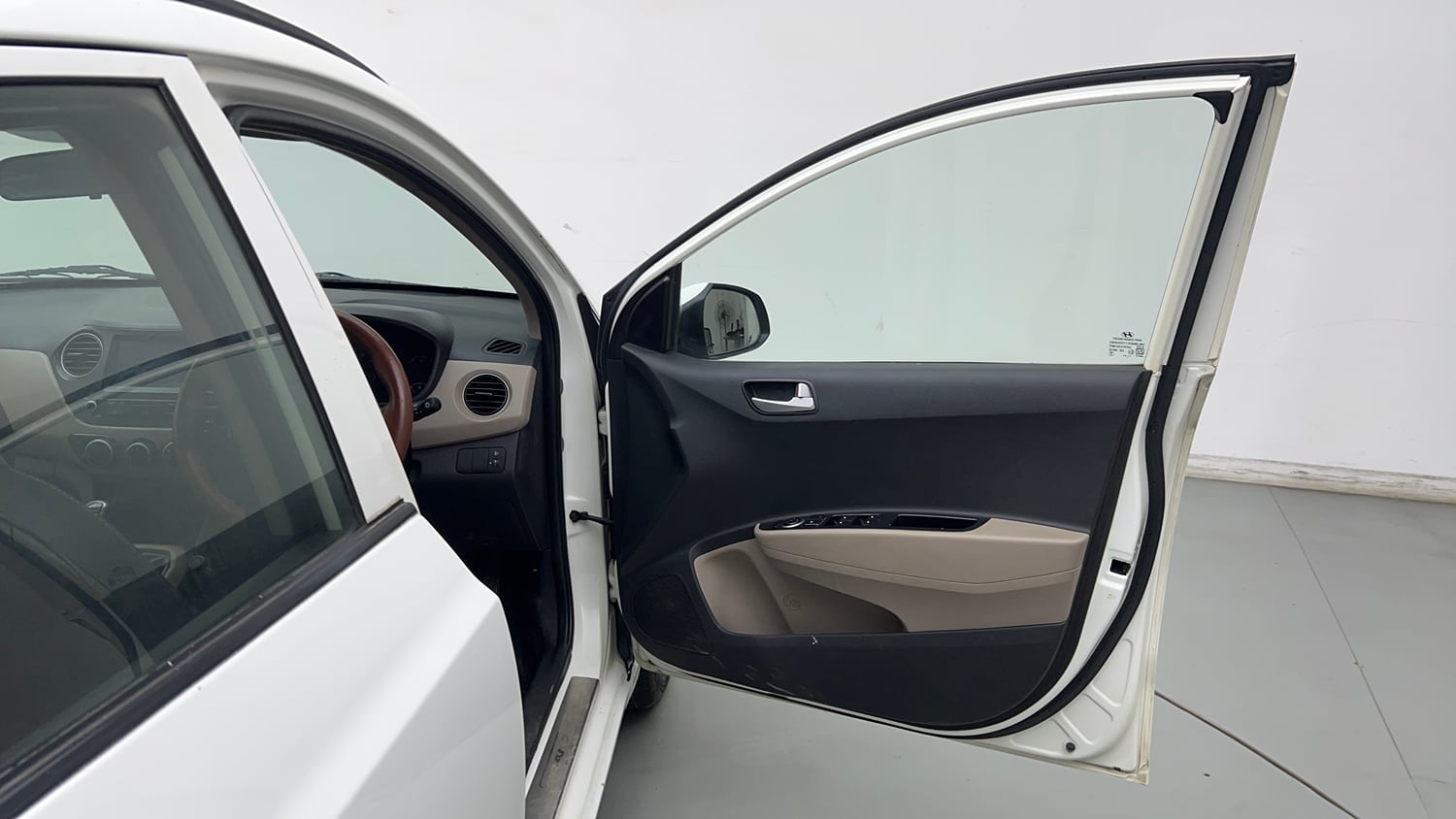 Used 2017 Hyundai Grand i10 Sportz (O) 1.2 Kappa VTVT Petrol Manual interior RIGHT FRONT DOOR OPEN VIEW