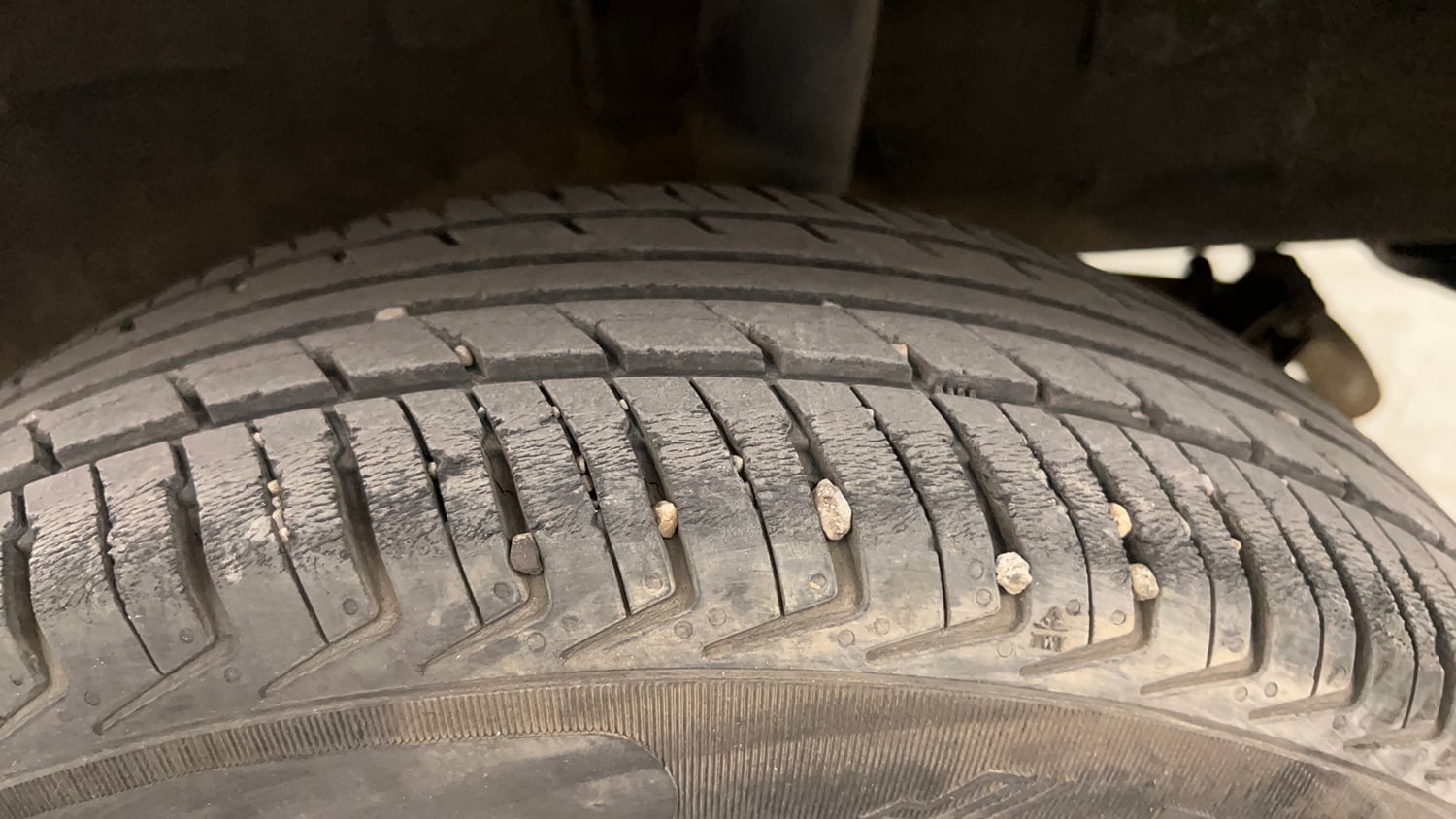 Used 2016 Renault Kwid RXT Petrol Manual tyres LEFT REAR TYRE TREAD VIEW