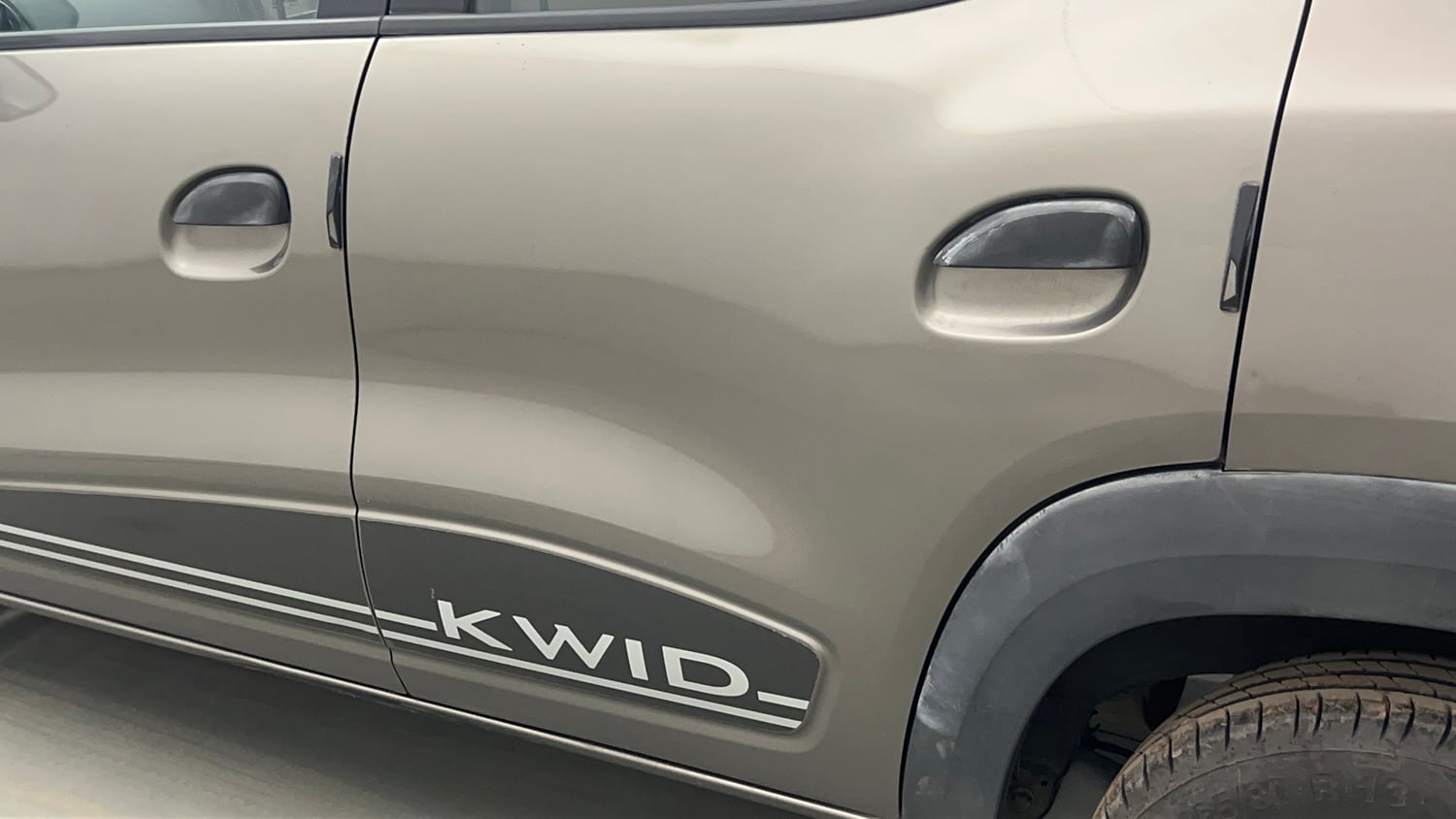 Used 2018 Renault Kwid RXT (O) 1.0 SCE Edition Petrol Manual dents MINOR SCRATCH