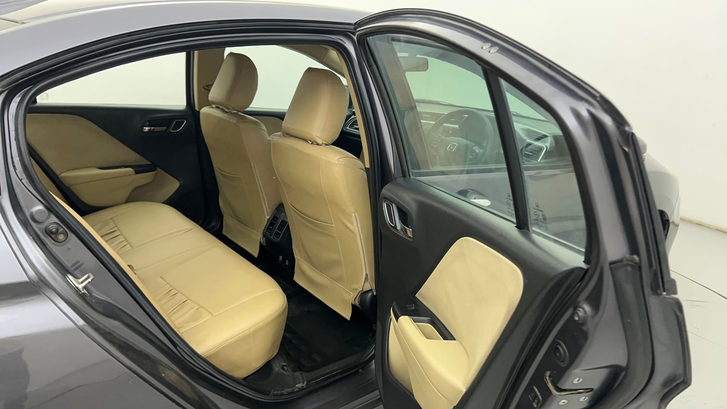 Used 2019 Honda City V CVT Petrol Petrol Automatic interior RIGHT SIDE REAR DOOR CABIN VIEW