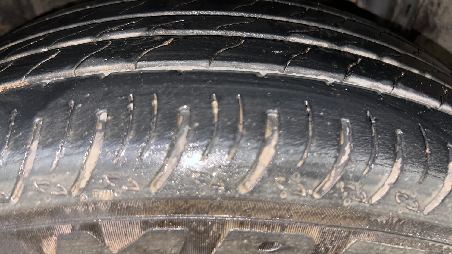 Used 2022 Renault Kiger RXZ Turbo MT Dual Tone Petrol Manual tyres RIGHT REAR TYRE TREAD VIEW