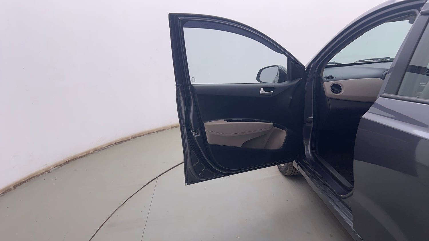 Used 2019 Hyundai Xcent SX Petrol Manual interior LEFT FRONT DOOR OPEN VIEW
